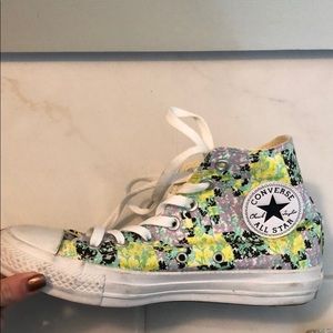 Converse high tops 7.5